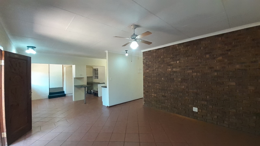 5 Bedroom Property for Sale in Ifafi North West